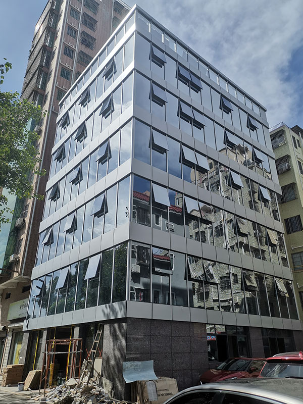 自建房改造玻璃幕墻找哪家幕墻公司好